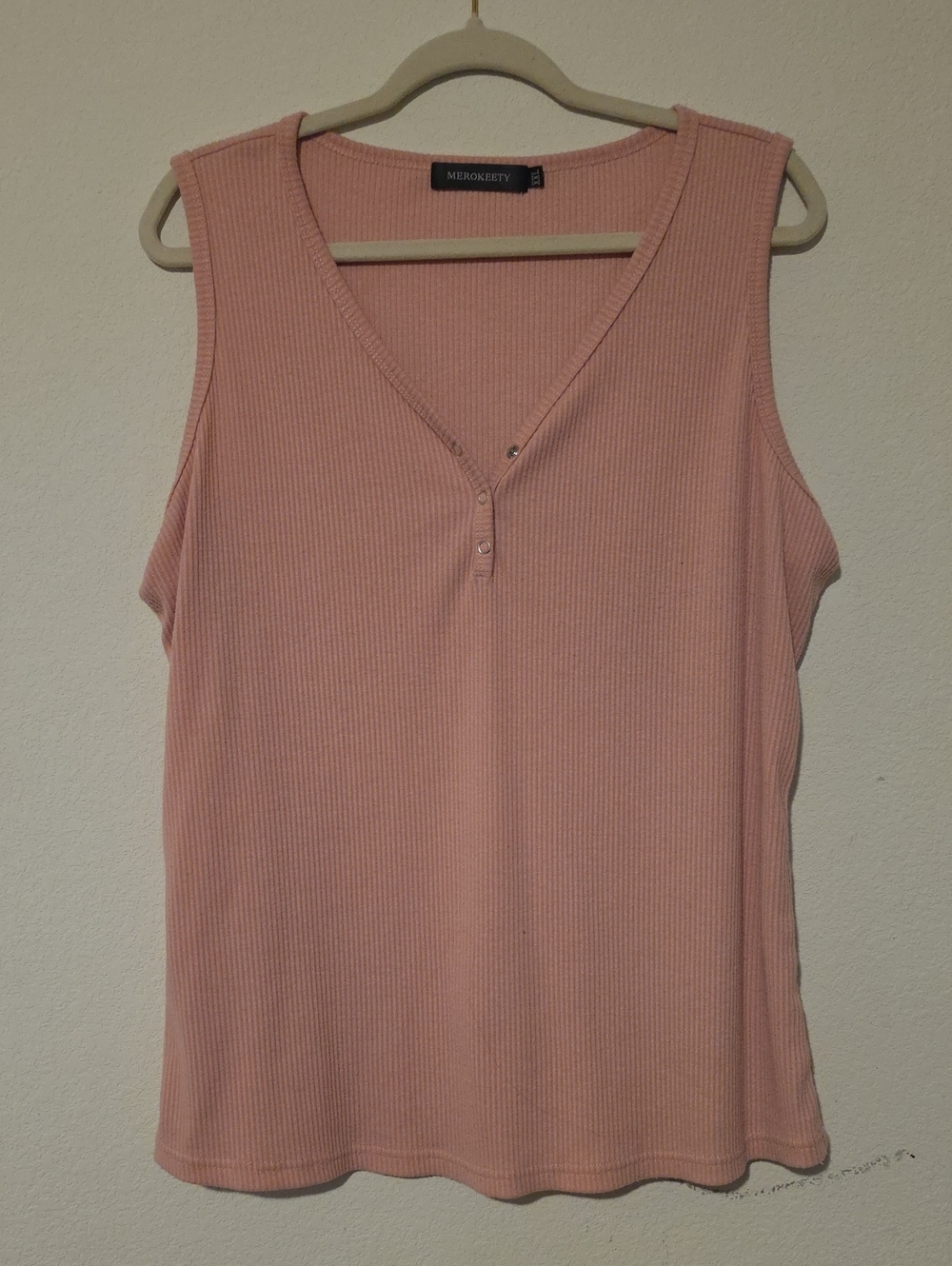 MeroKnitty Ribbed V-Neck Tank Top in Dusty Pink